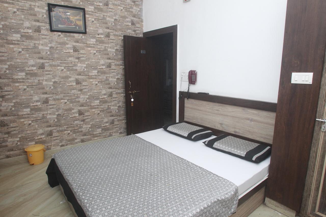 Alakhnanda Guest House فاراناسي المظهر الخارجي الصورة