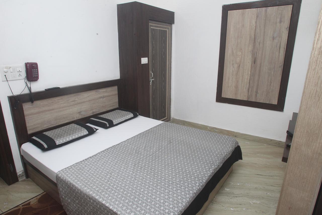 Alakhnanda Guest House فاراناسي المظهر الخارجي الصورة