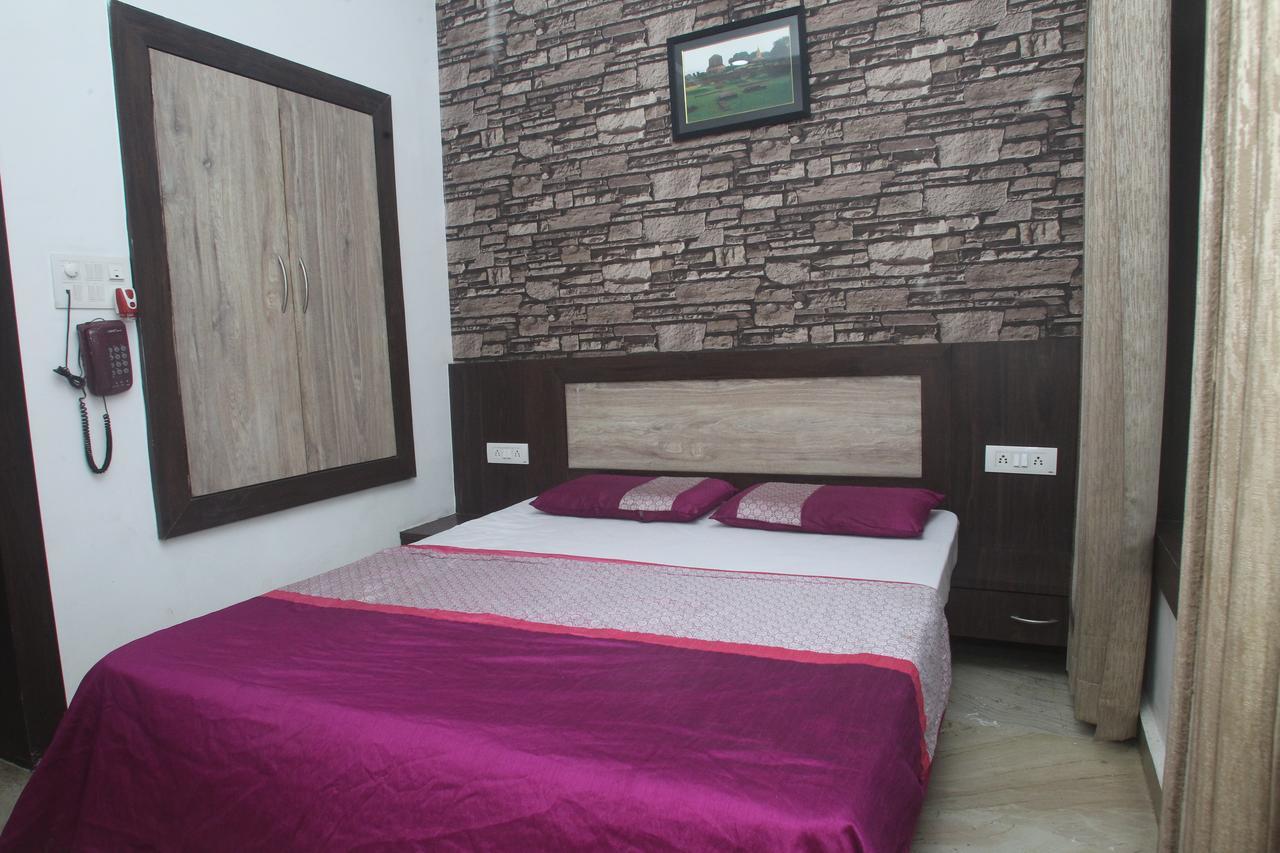 Alakhnanda Guest House فاراناسي المظهر الخارجي الصورة