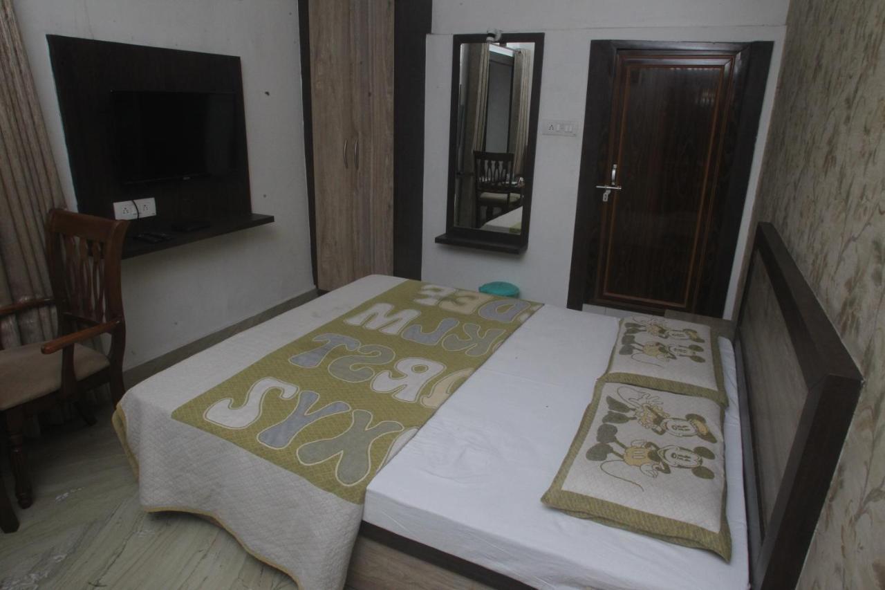 Alakhnanda Guest House فاراناسي المظهر الخارجي الصورة