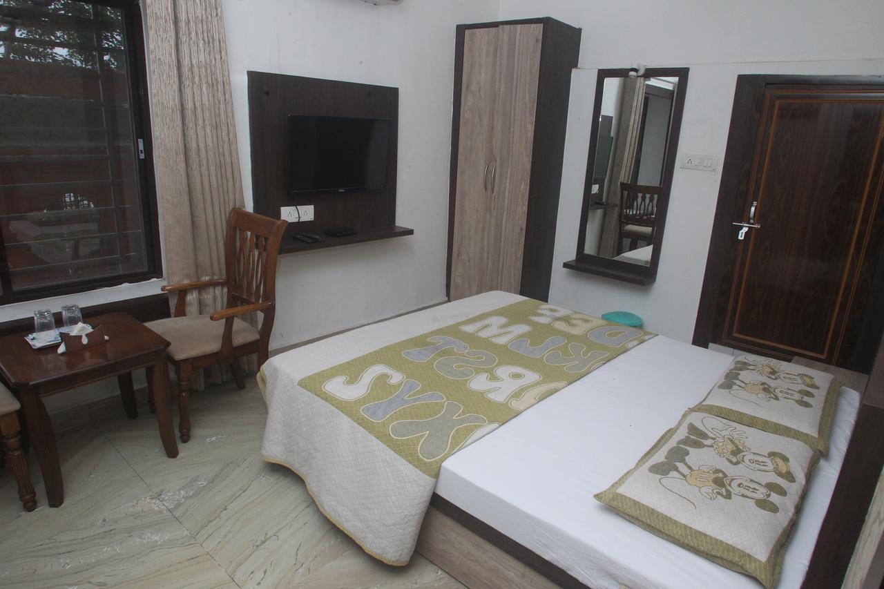 Alakhnanda Guest House فاراناسي المظهر الخارجي الصورة
