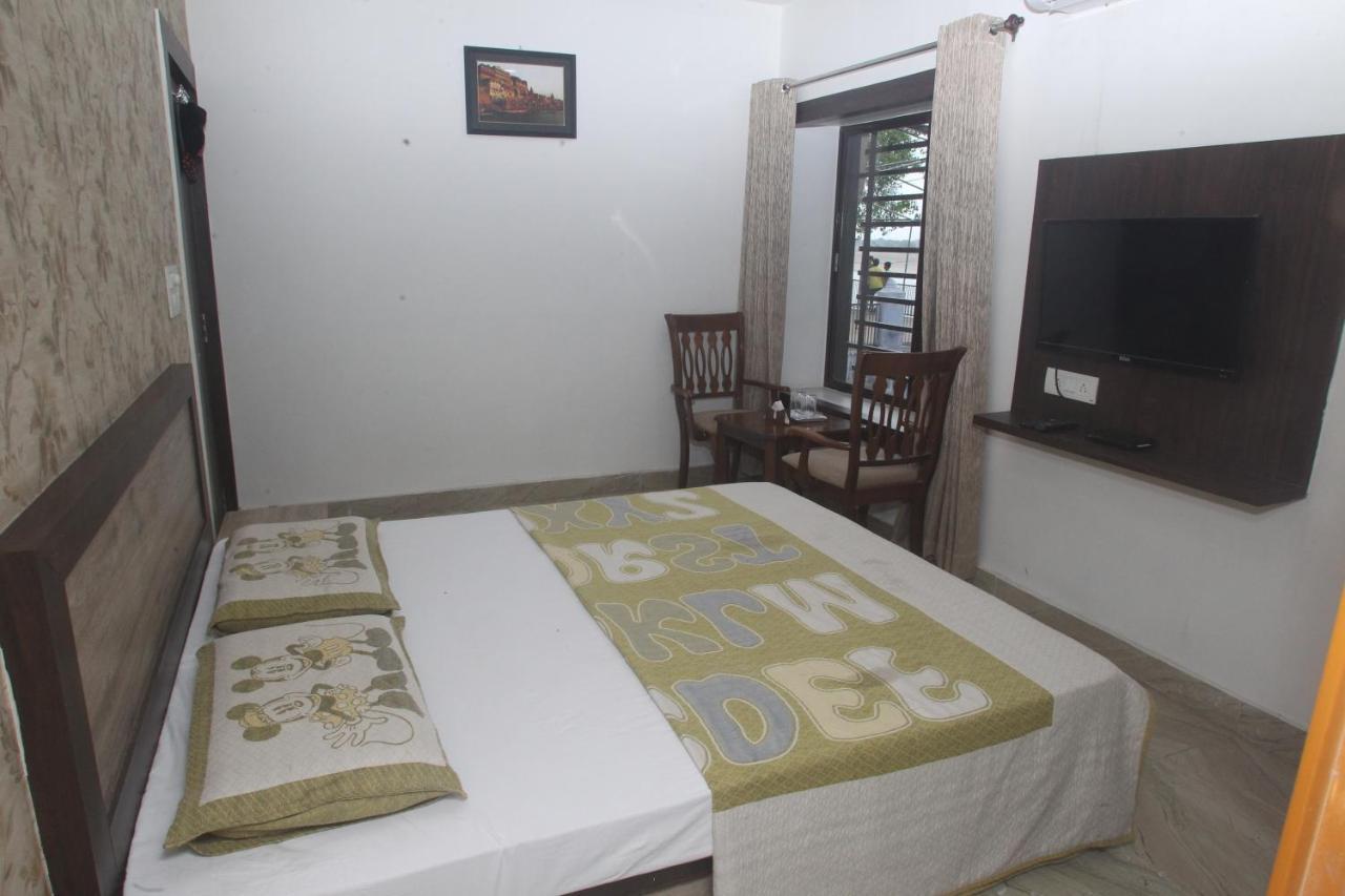 Alakhnanda Guest House فاراناسي المظهر الخارجي الصورة