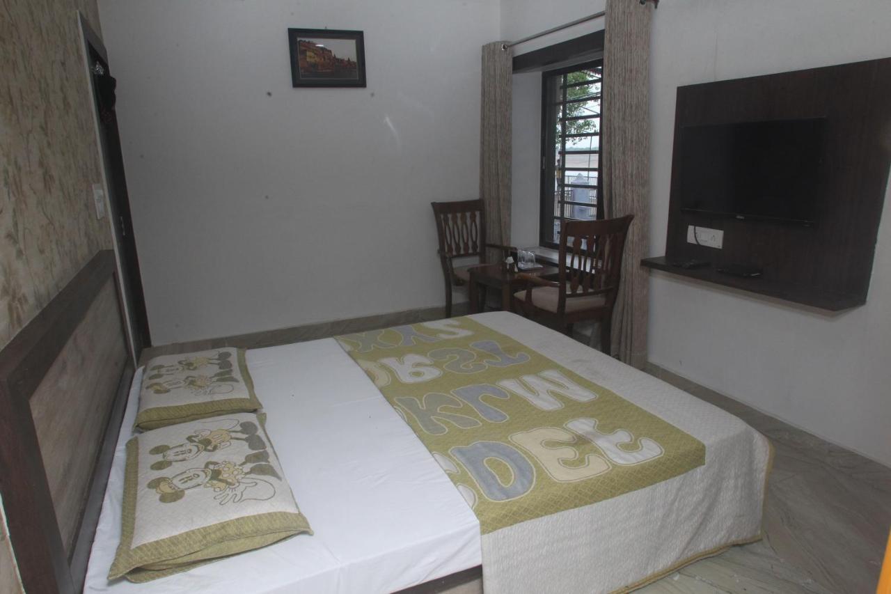 Alakhnanda Guest House فاراناسي المظهر الخارجي الصورة